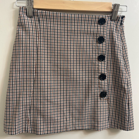 Forever 21 Houndstooth button skirt - Picture 3 of 6
